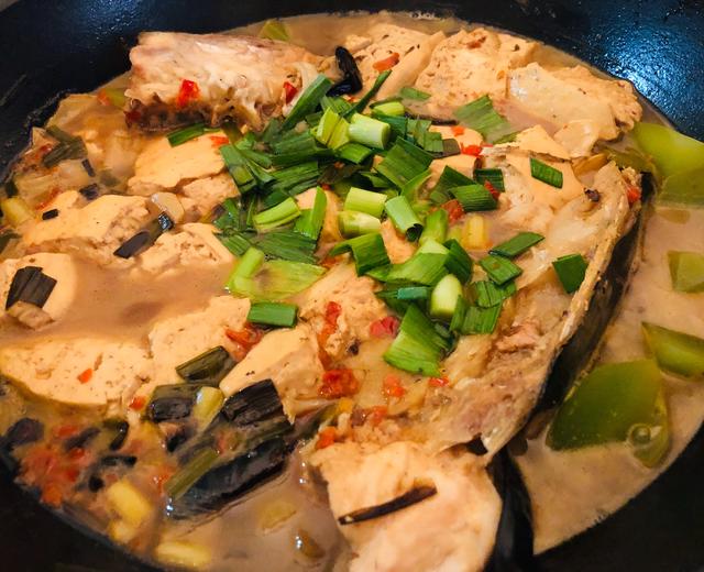 鱼头炖老豆腐的做法