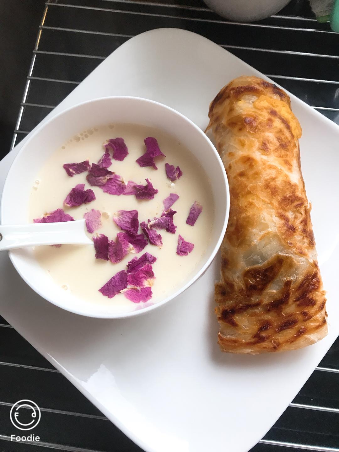 鸡蛋灌手抓饼的做法