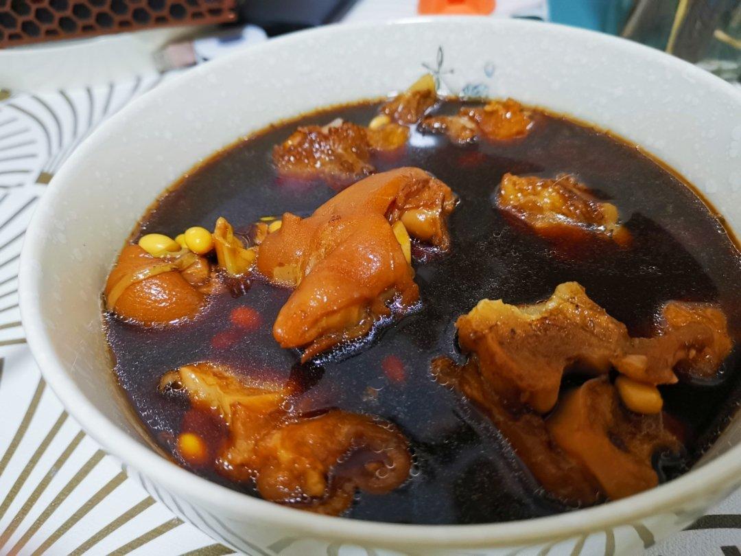 美味的家常菜：红烧猪蹄
