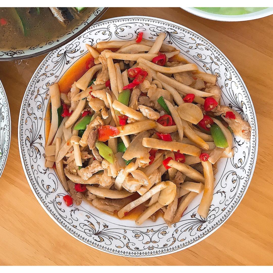 垚枔做的杏鲍菇炒肉丝