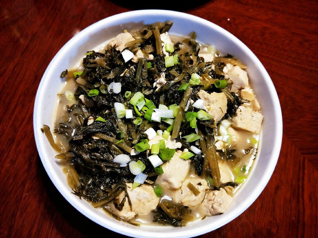 月20日#雪里蕻炖豆腐/手撕杏鲍菇/炸薯条/番茄酱/阿胶鸡/大枣杂粮粥