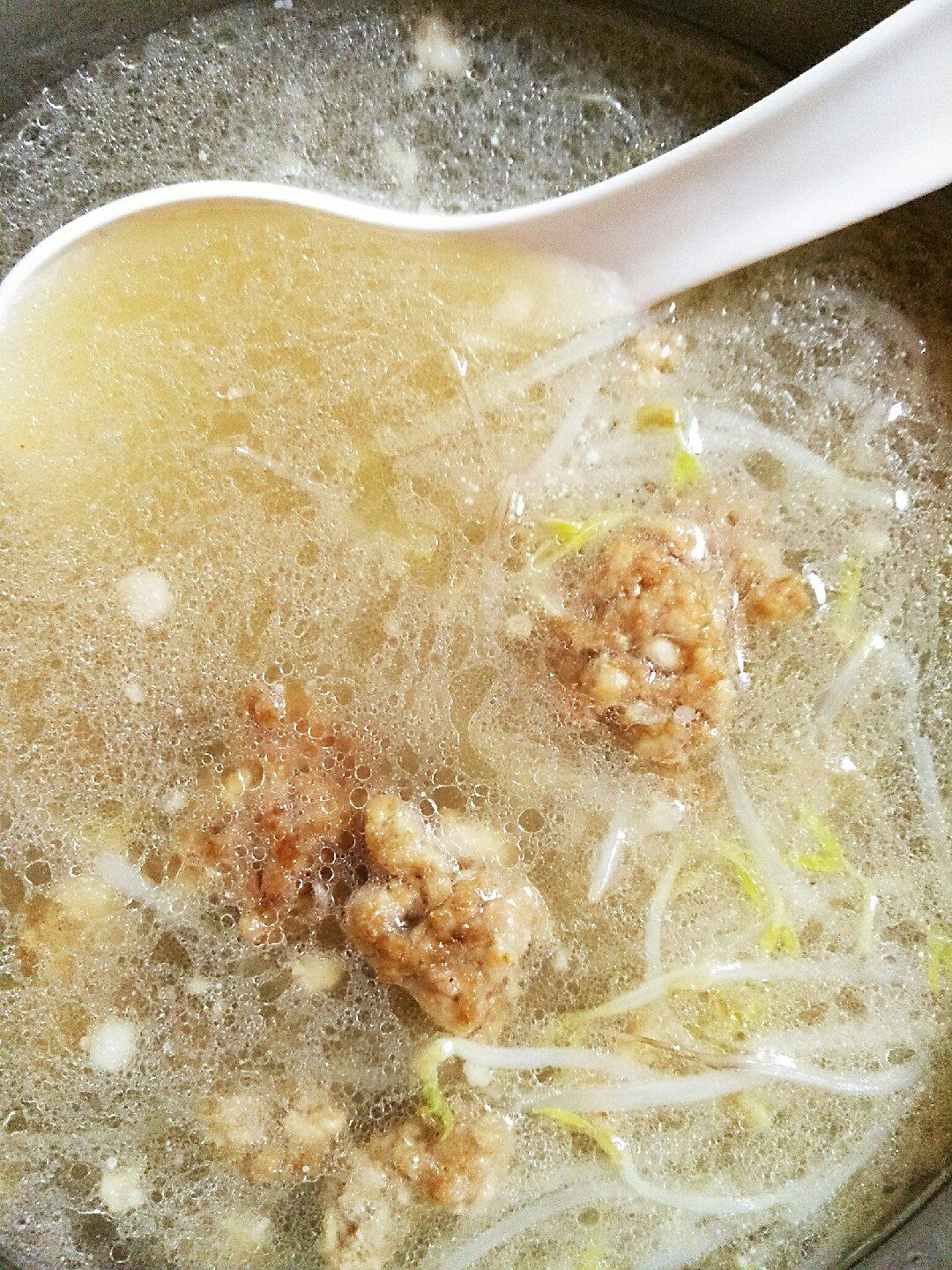 豆芽肉丸汤