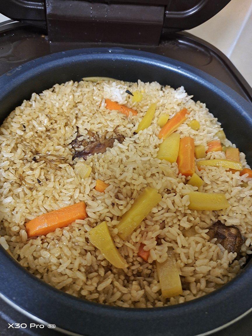 新疆抓饭（简单又好吃的电饭锅版）