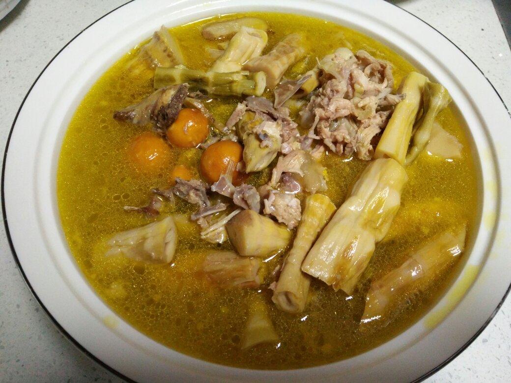 曗紫做的笋干鲜鸡汤