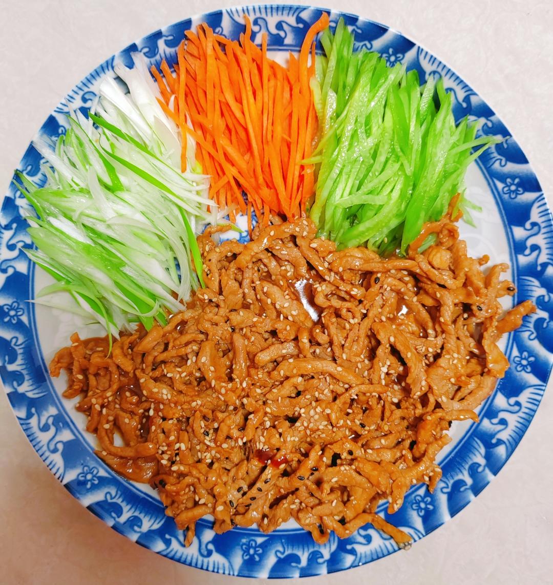 好吃到舔手的酱肉丝