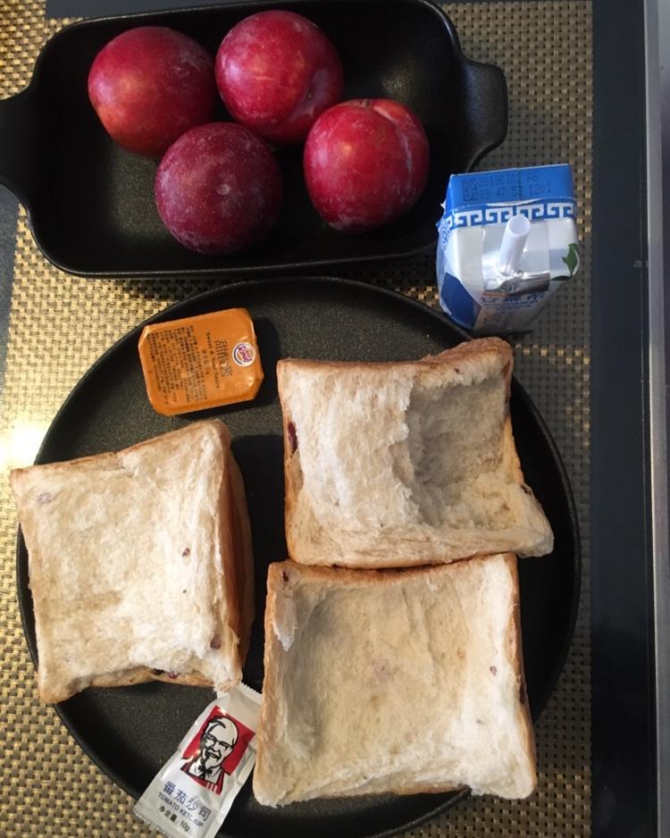 《Tinrry+》软绵绵的白吐司