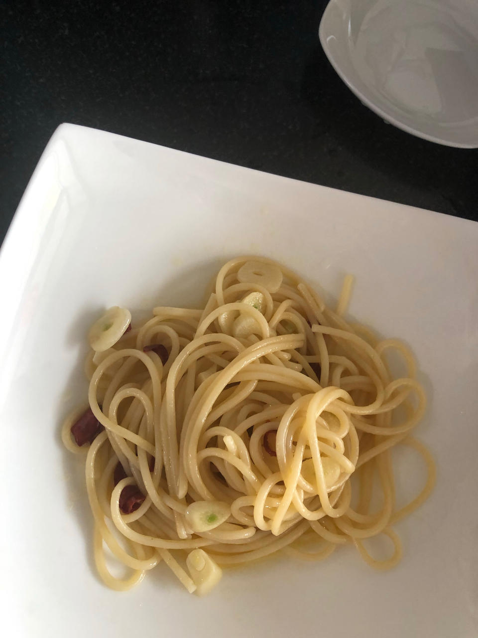 居家易做经典蒜香橄榄油意粉