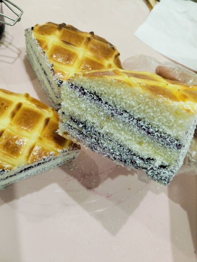 复刻一下最近很火的蓝莓椰丝面包~~