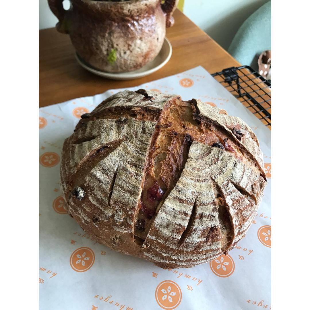天然酵母黑麦红糖坚果欧包