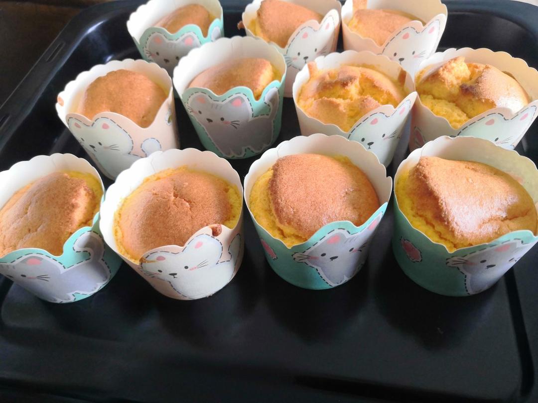 纸杯蛋糕 8寸戚风蛋糕的量