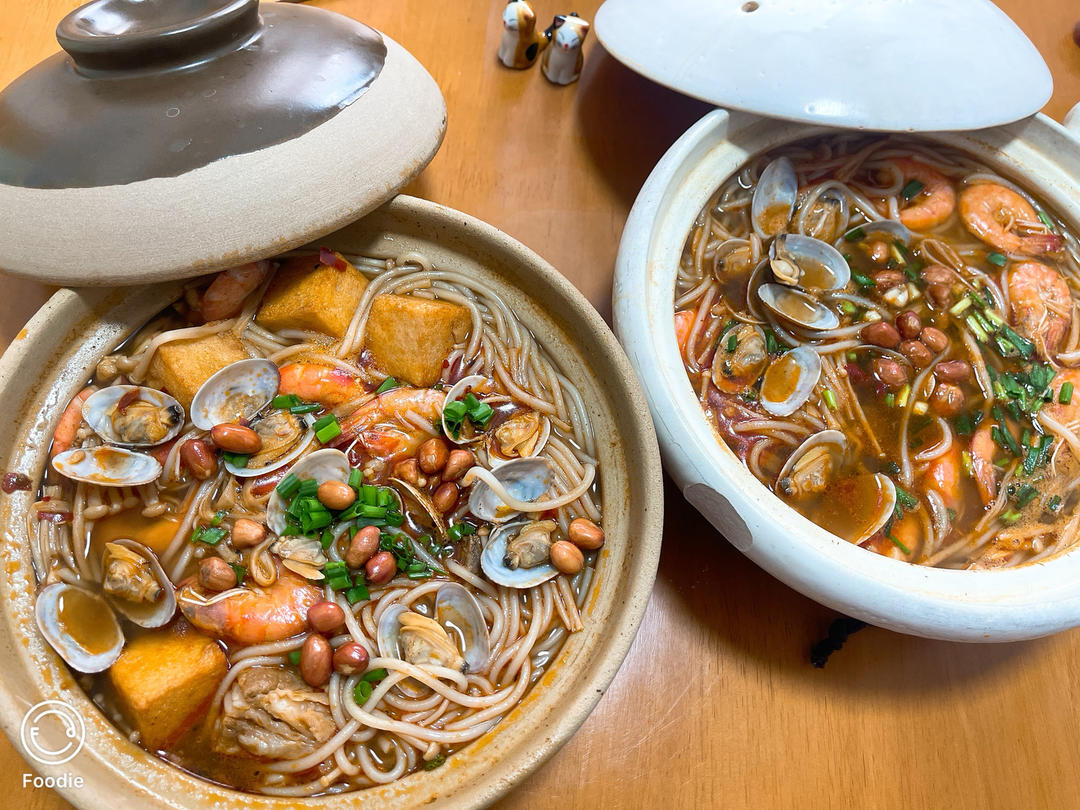 会上瘾的蒜蓉花甲米线