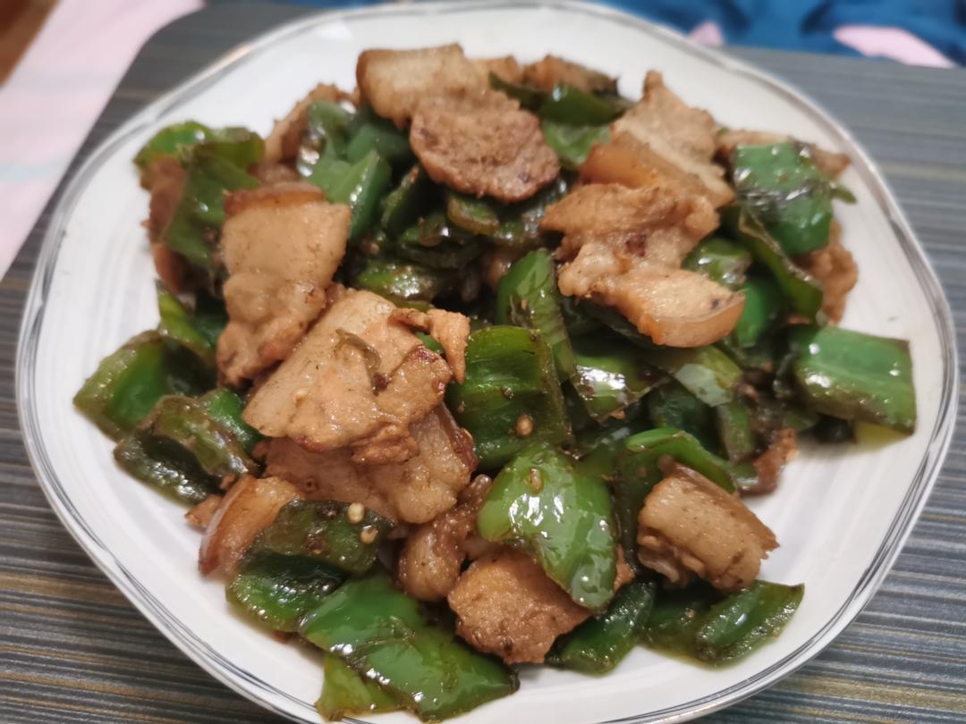成都人家里的青椒回锅肉