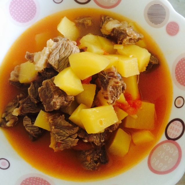 西红柿土豆炖牛肉