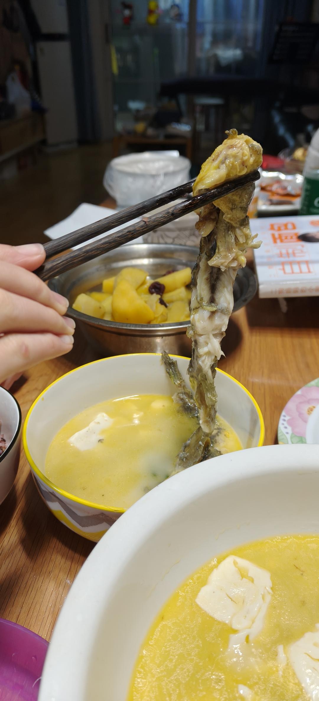 昂刺鱼豆腐汤（黄辣丁）