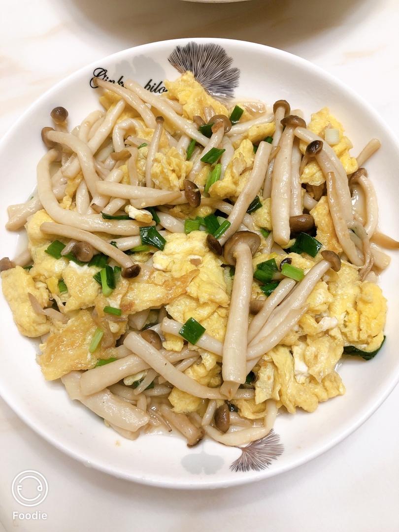 蟹味菇炒鸡蛋
