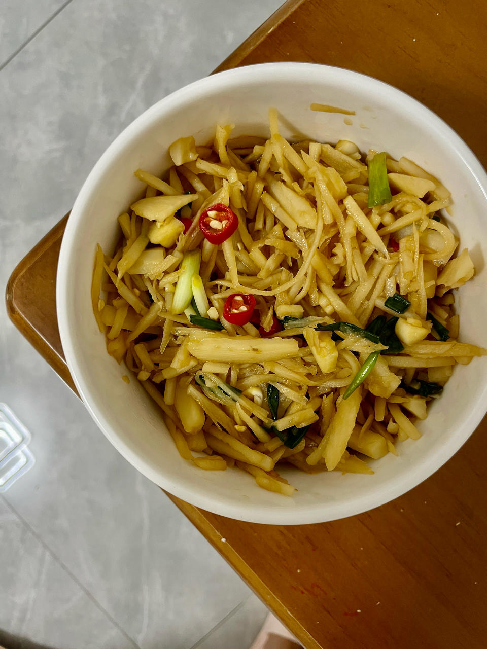 我妈的拿手菜！！炝拌藕丝！酸辣脆爽！