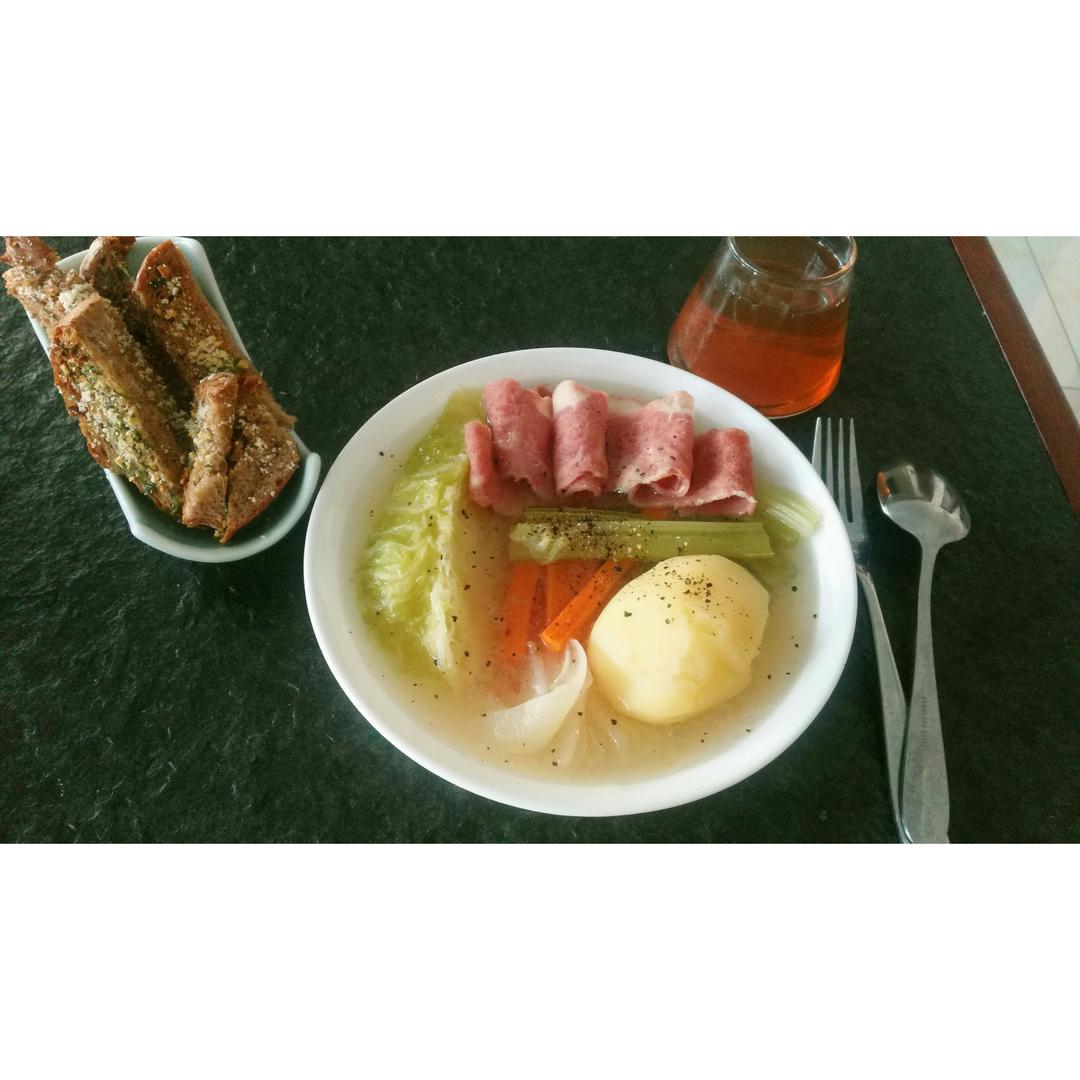 「问题餐厅」鲜甜蔬菜汤・ポトフ