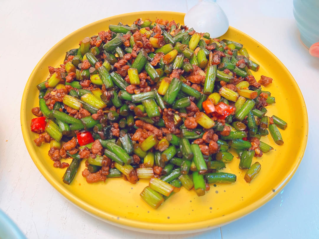 蒜苔炒肉末，三碗米饭都不够吃