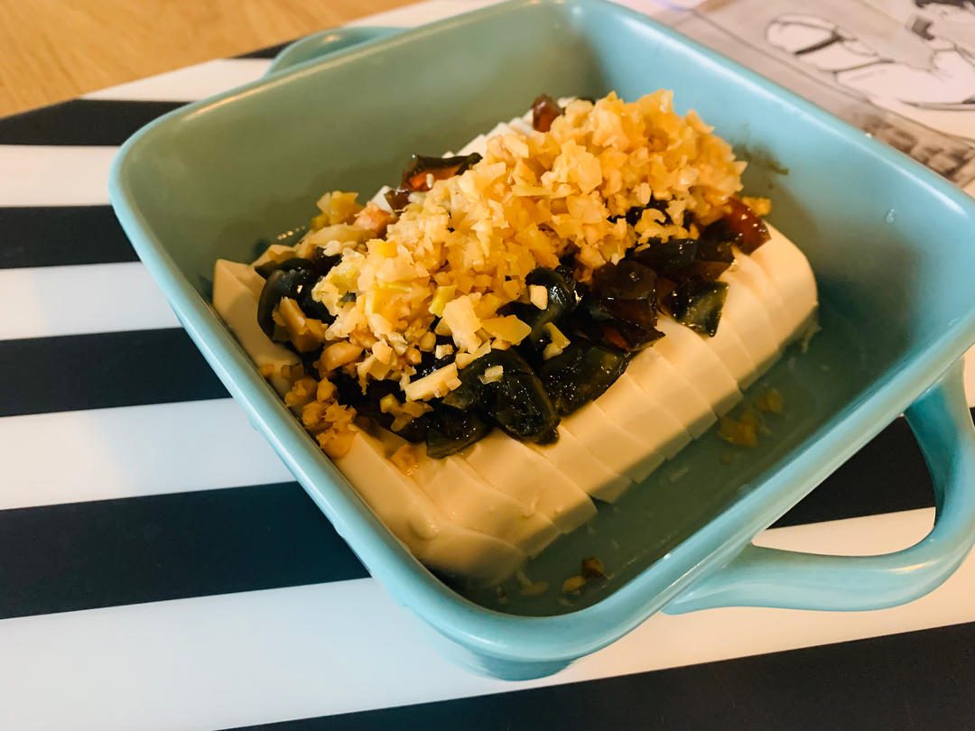 凉拌皮蛋豆腐