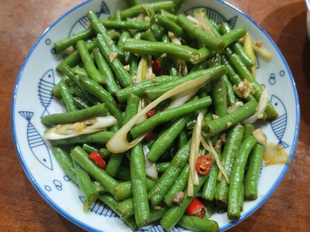 厨师长教你：“凉拌长豆角”的家常做法，夏天没食欲，很适合开胃