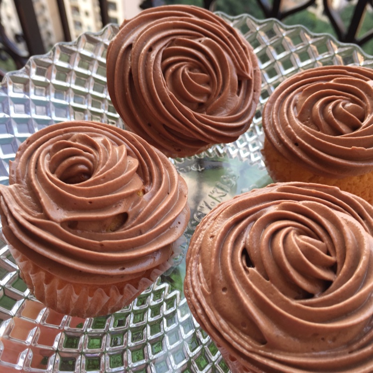 优雅烘焙第68集：情人节重磅武器---巧克力纸杯蛋糕