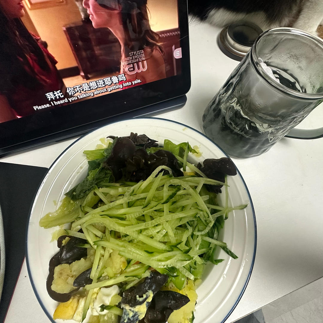 减脂餐 土豆+生菜+鸡蛋
转发网友操作