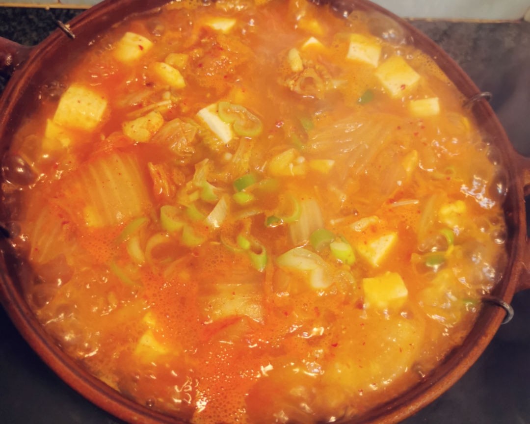 韩式泡菜海鲜汤的做法