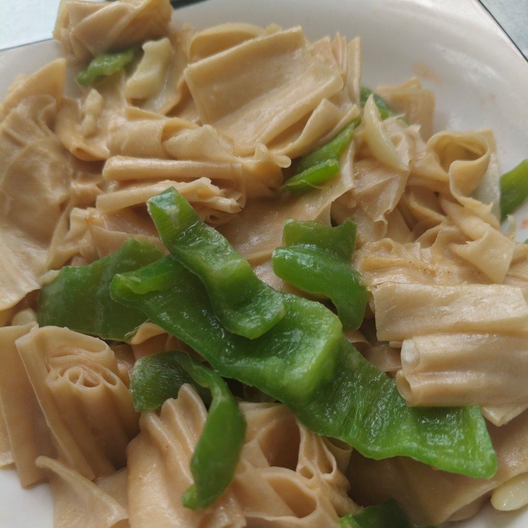 健康低卡家常菜——青椒豆腐皮