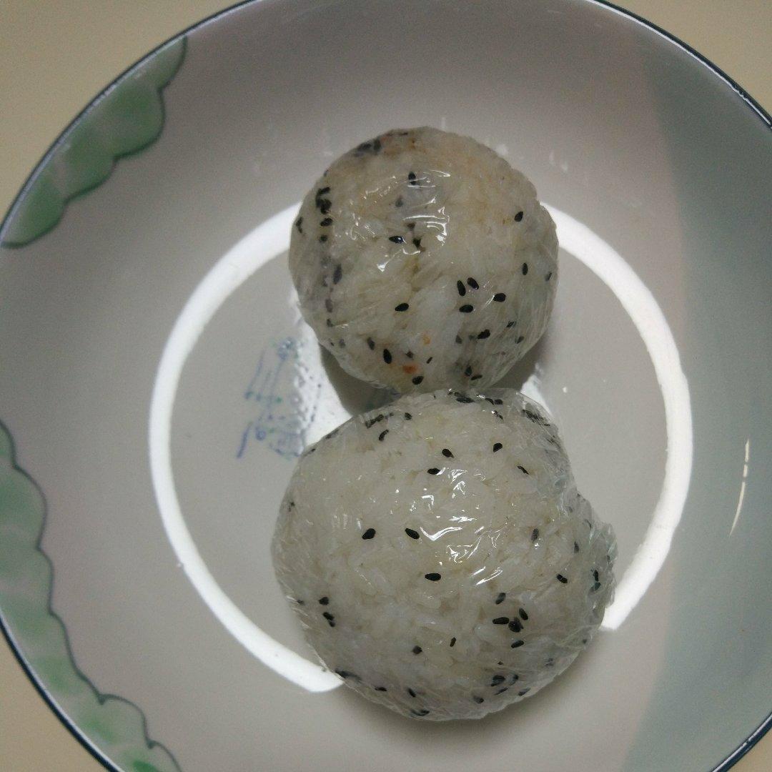肉松饭团