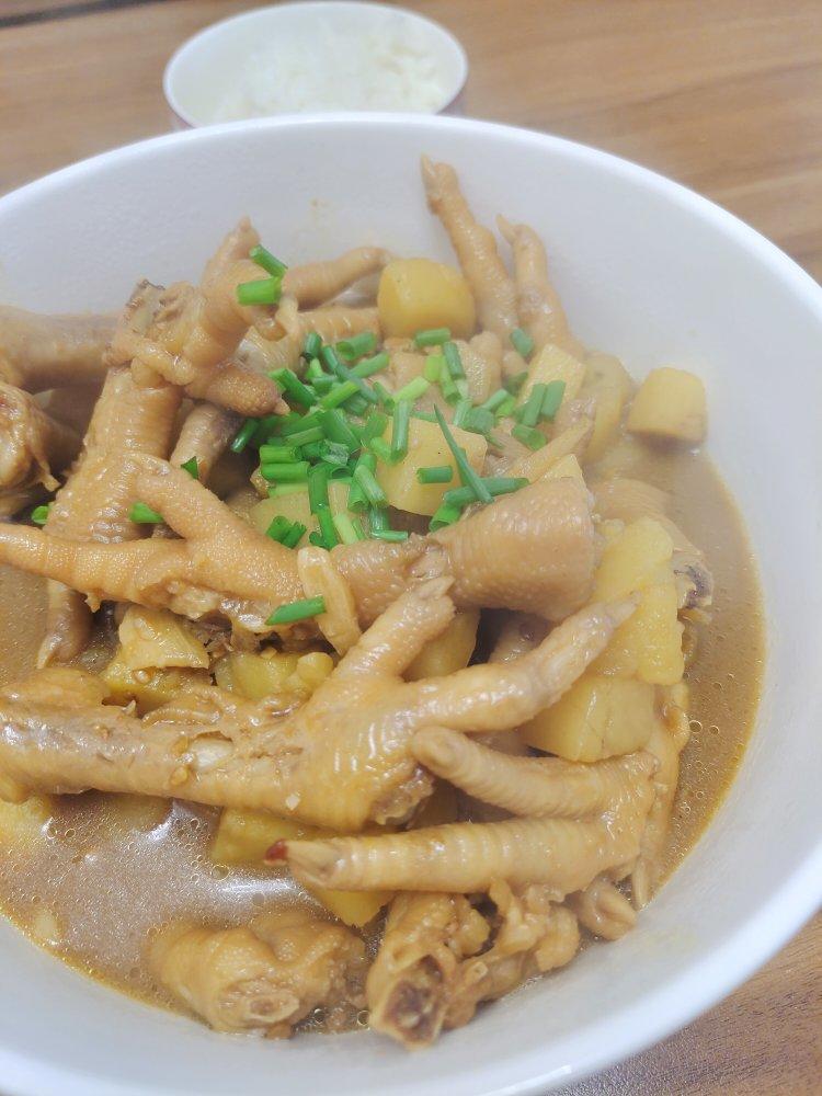 比胖哥俩更好吃的鸡爪煲