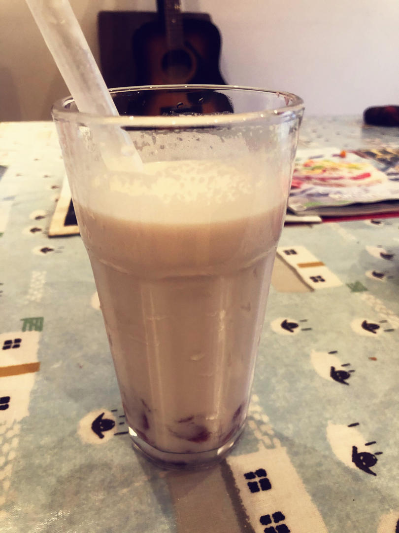 网红草莓鲜牛乳