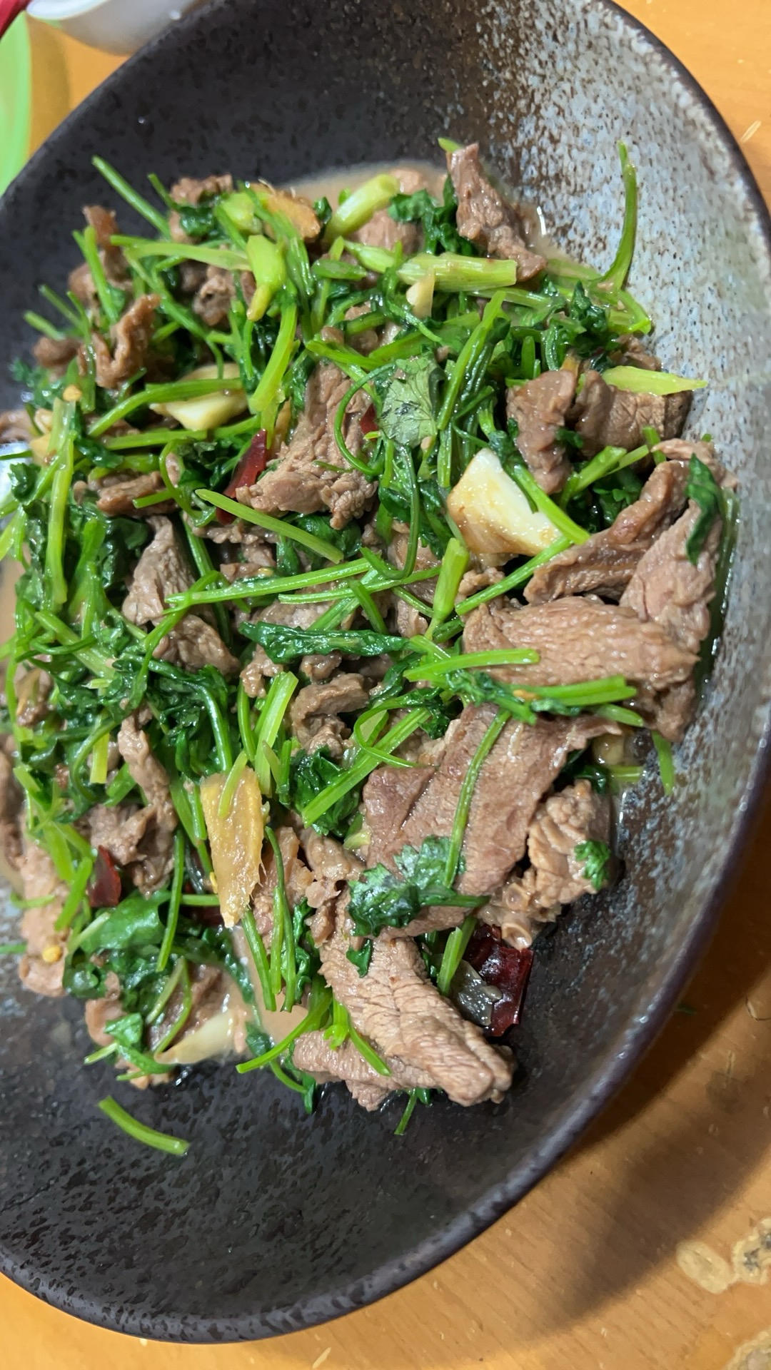 香菜炒牛肉（嫩）