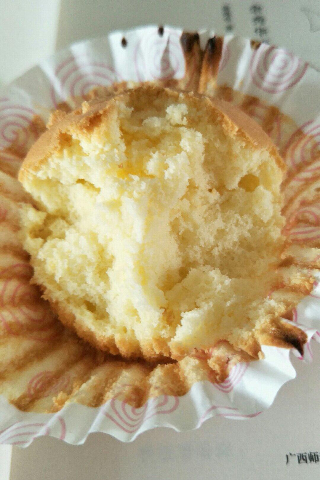 全蛋海绵纸杯蛋糕