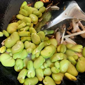 春令菜-雪菜（雪里蕻）烧蚕豆的做法 步骤10