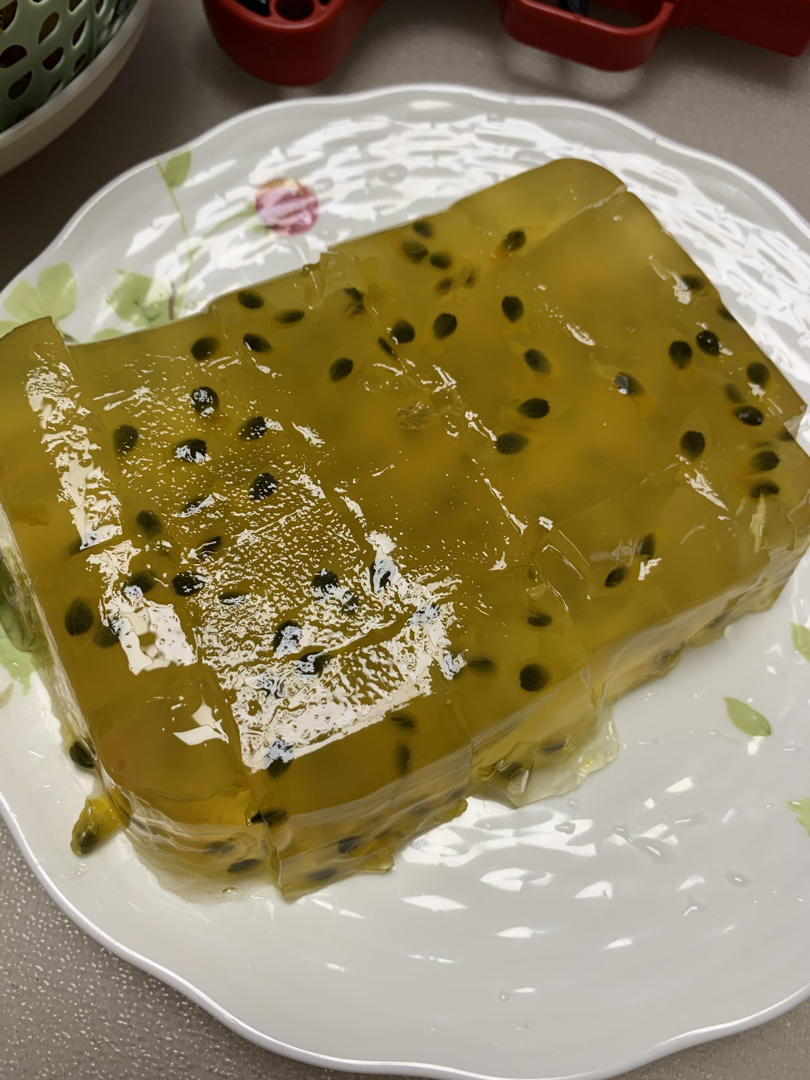 夏日必备❗️清凉解暑，酸甜可口的百香果果冻