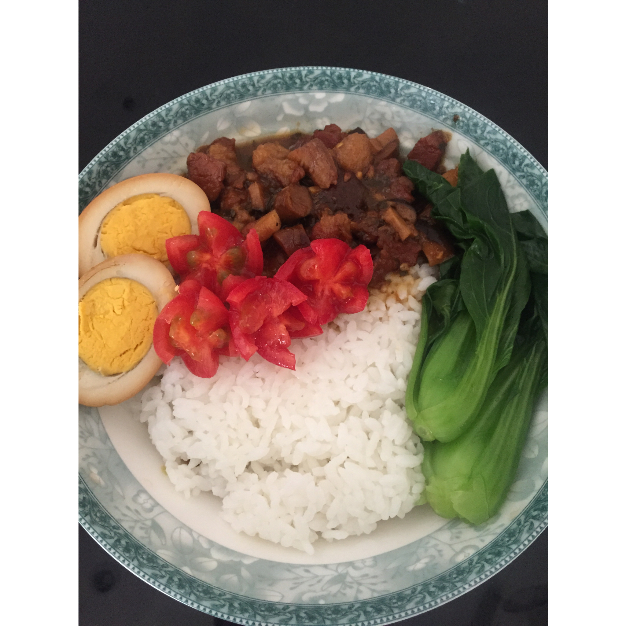 洋葱酥卤肉饭