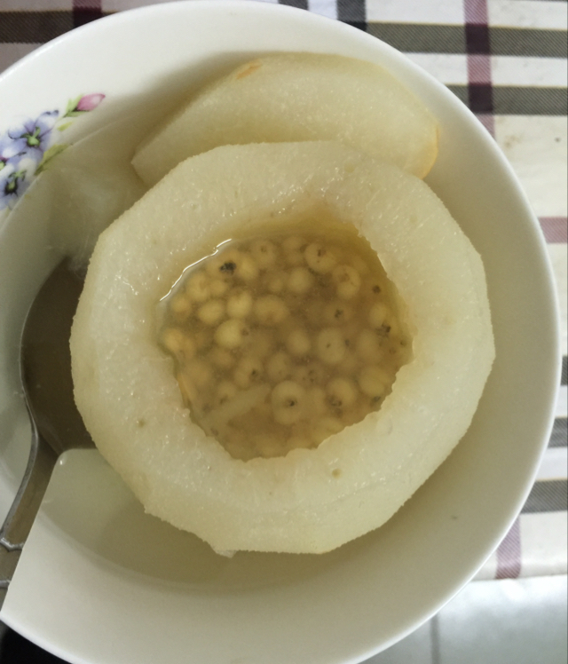 冰糖川贝炖雪梨