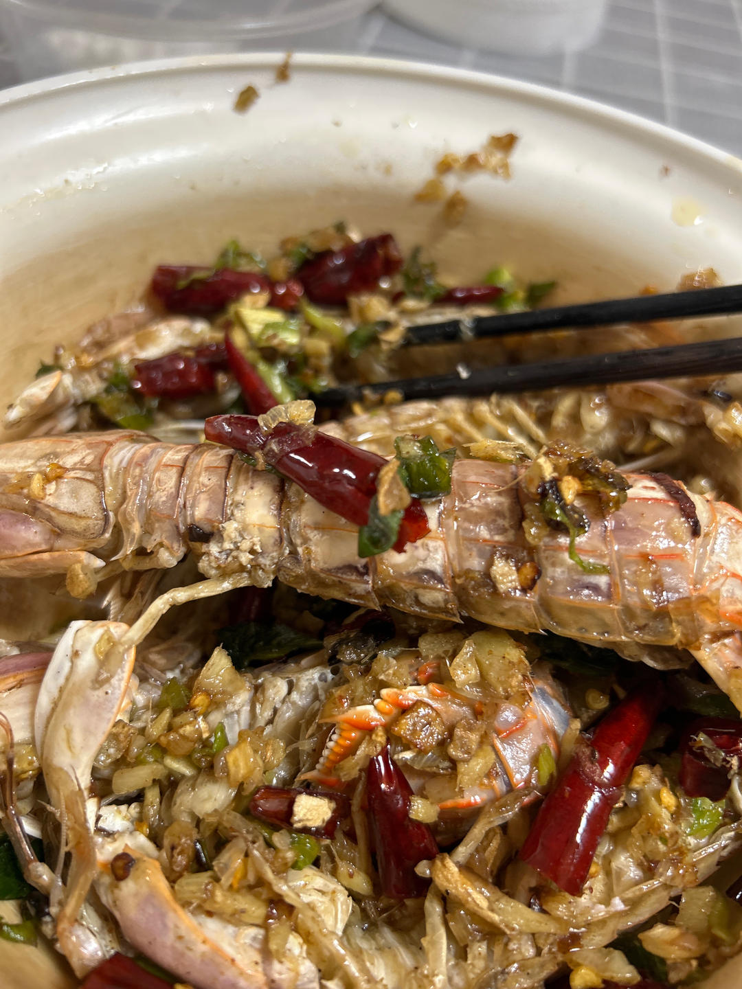 无油炸版的椒盐皮皮虾和巧拨虾壳的方法