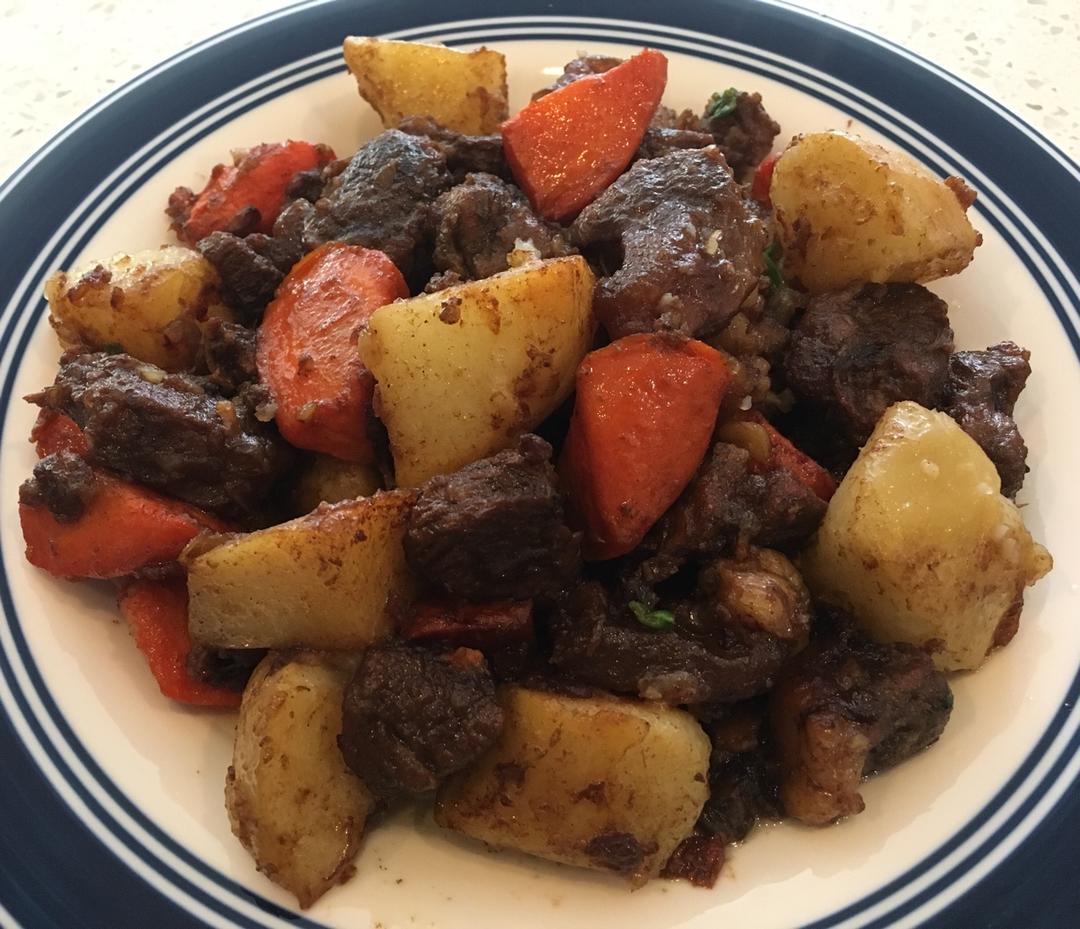 沙沙土豆胡萝卜炖牛肉