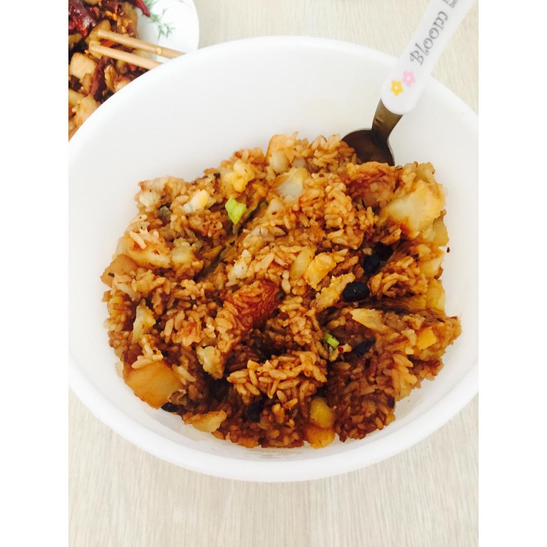 土豆焖饭（电饭锅版）