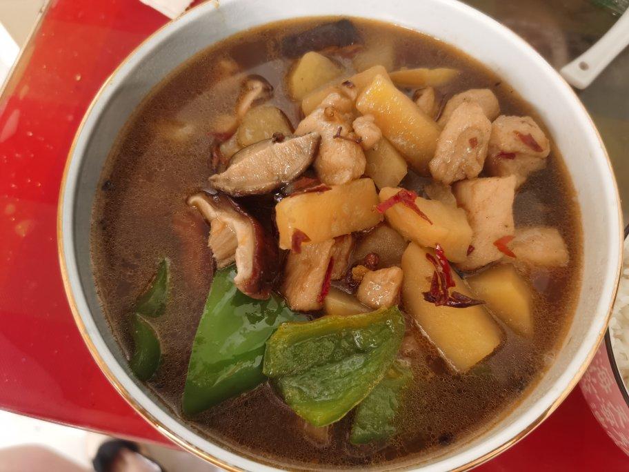 土豆香菇炖鸡腿