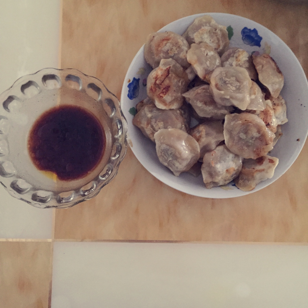 速冻水饺吃腻了吗~变锅贴吧(๑´ڡ`๑)