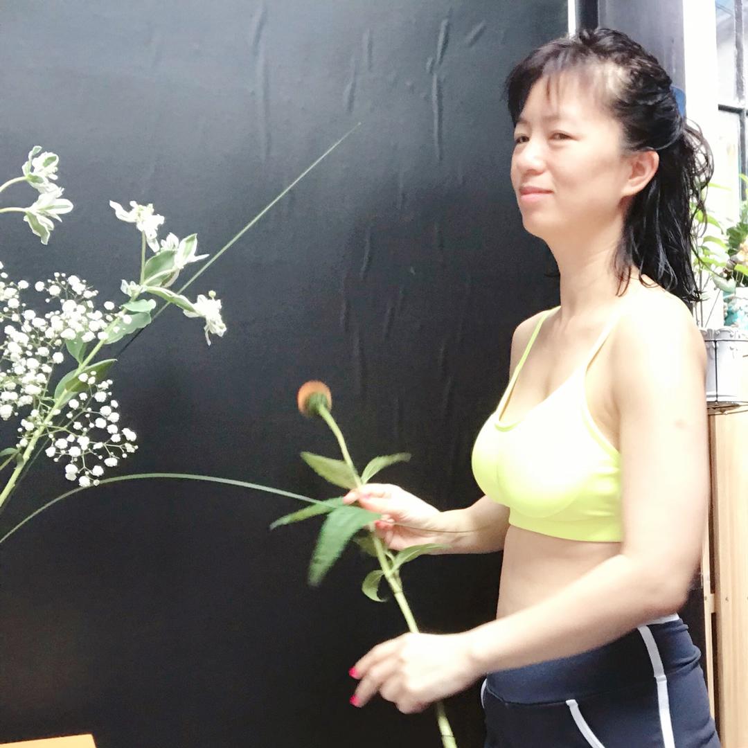 铿锵白玫瑰