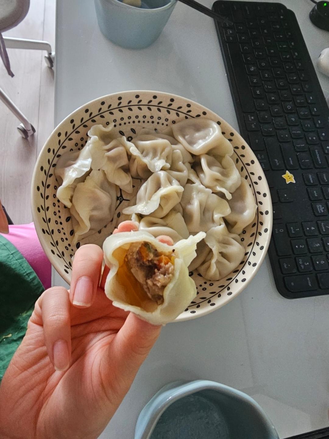 胡萝卜牛肉香菜饺子