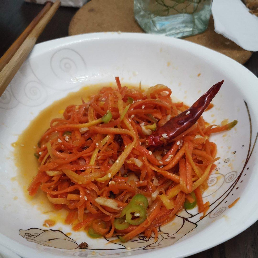 凉拌胡萝卜丝