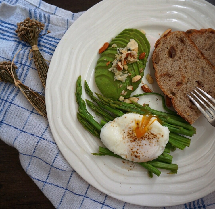 水波蛋配芦笋