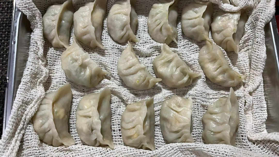鲜掉眉毛的西葫芦鸡蛋蒸饺