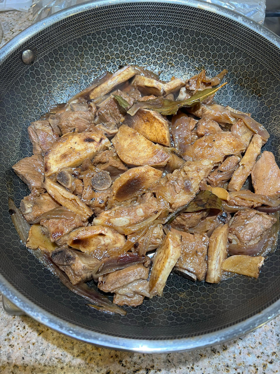 能让人连吃三碗米饭的芋头烧排骨
