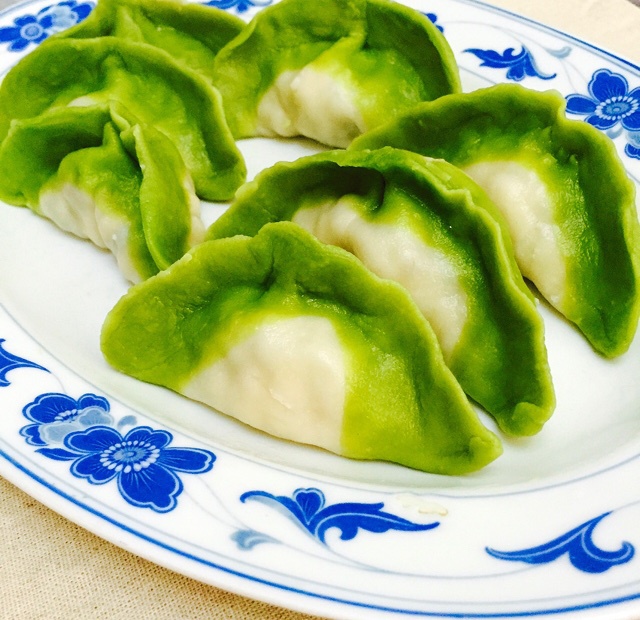 翡翠白玉白菜饺子详细版（附翡翠白玉白菜饺子包法，翡翠白玉饺子皮两种制法，面包机和面，翡翠白玉烧卖，各种馅料搭配）
