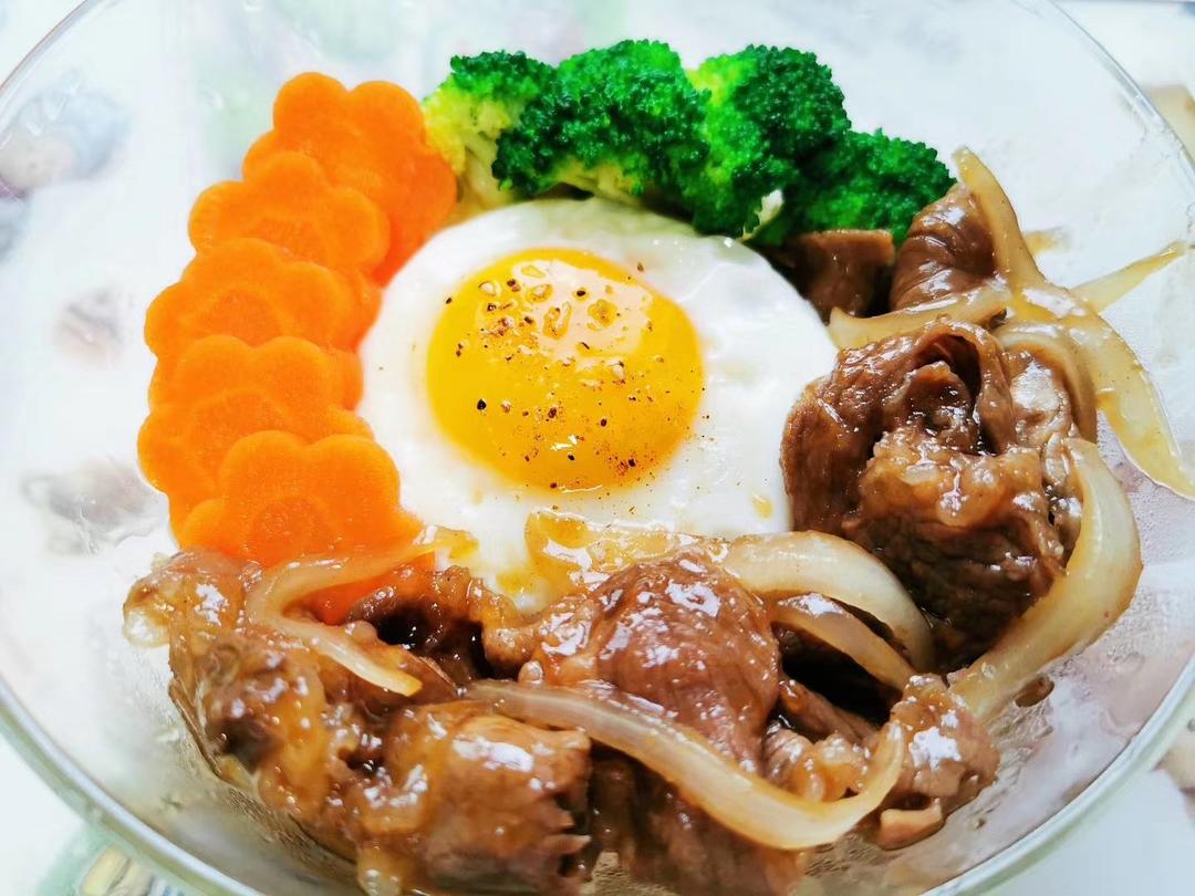 日式牛肉盖饭